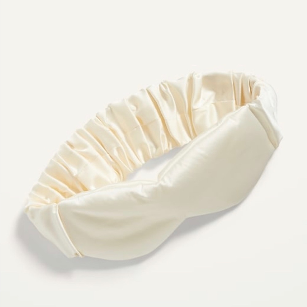 Satin-like eye mask brand new
